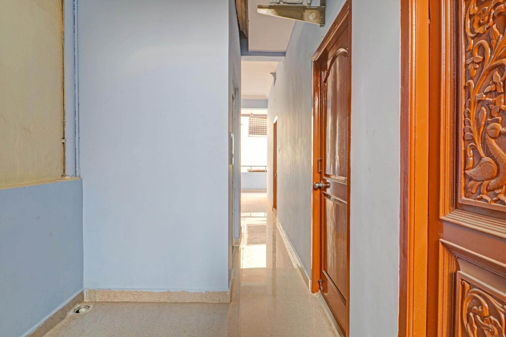 Super Hotel O Rbs Square Langer Houz Haidar Sahibguda エクステリア 写真