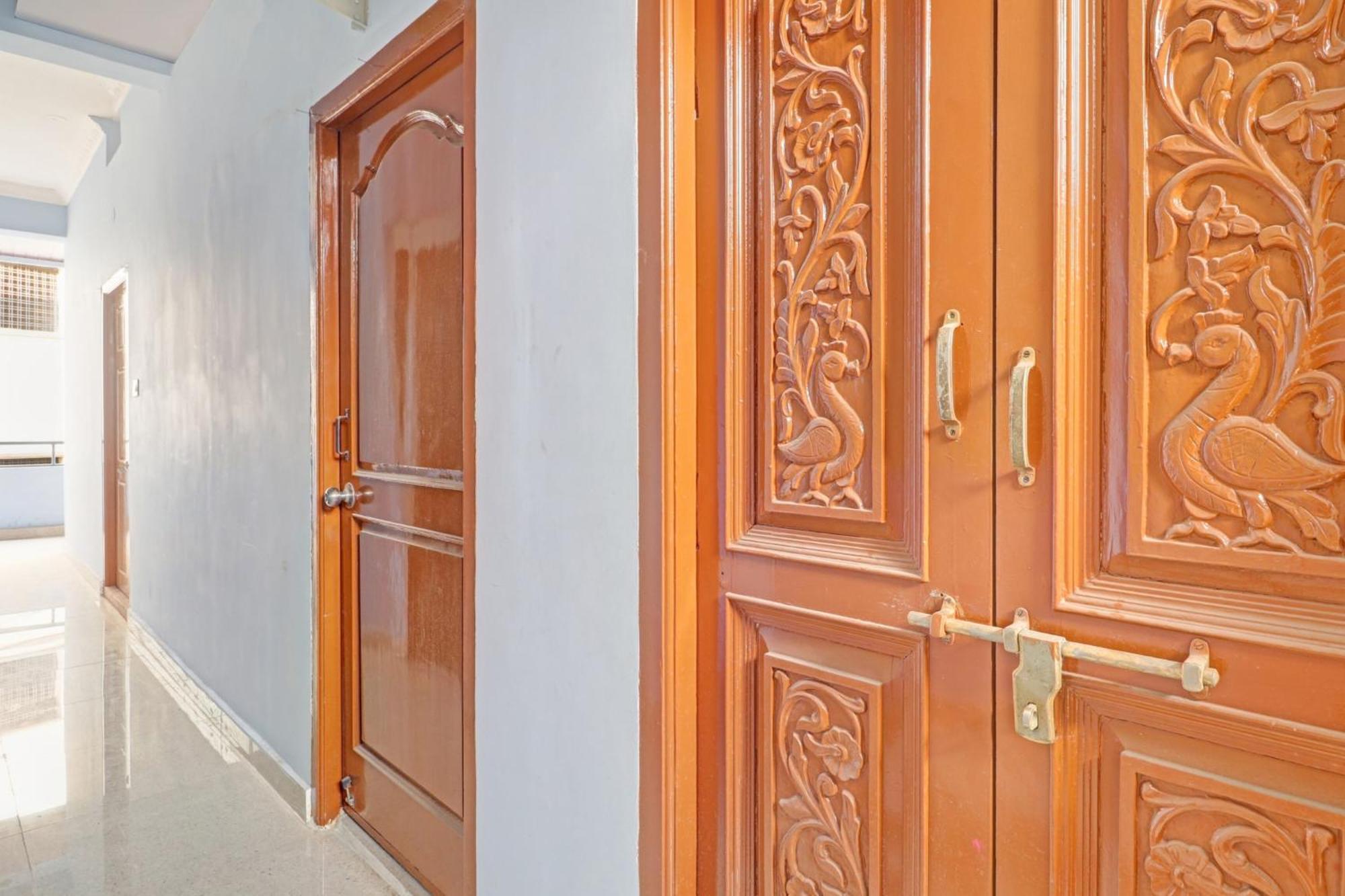 Super Hotel O Rbs Square Langer Houz Haidar Sahibguda エクステリア 写真